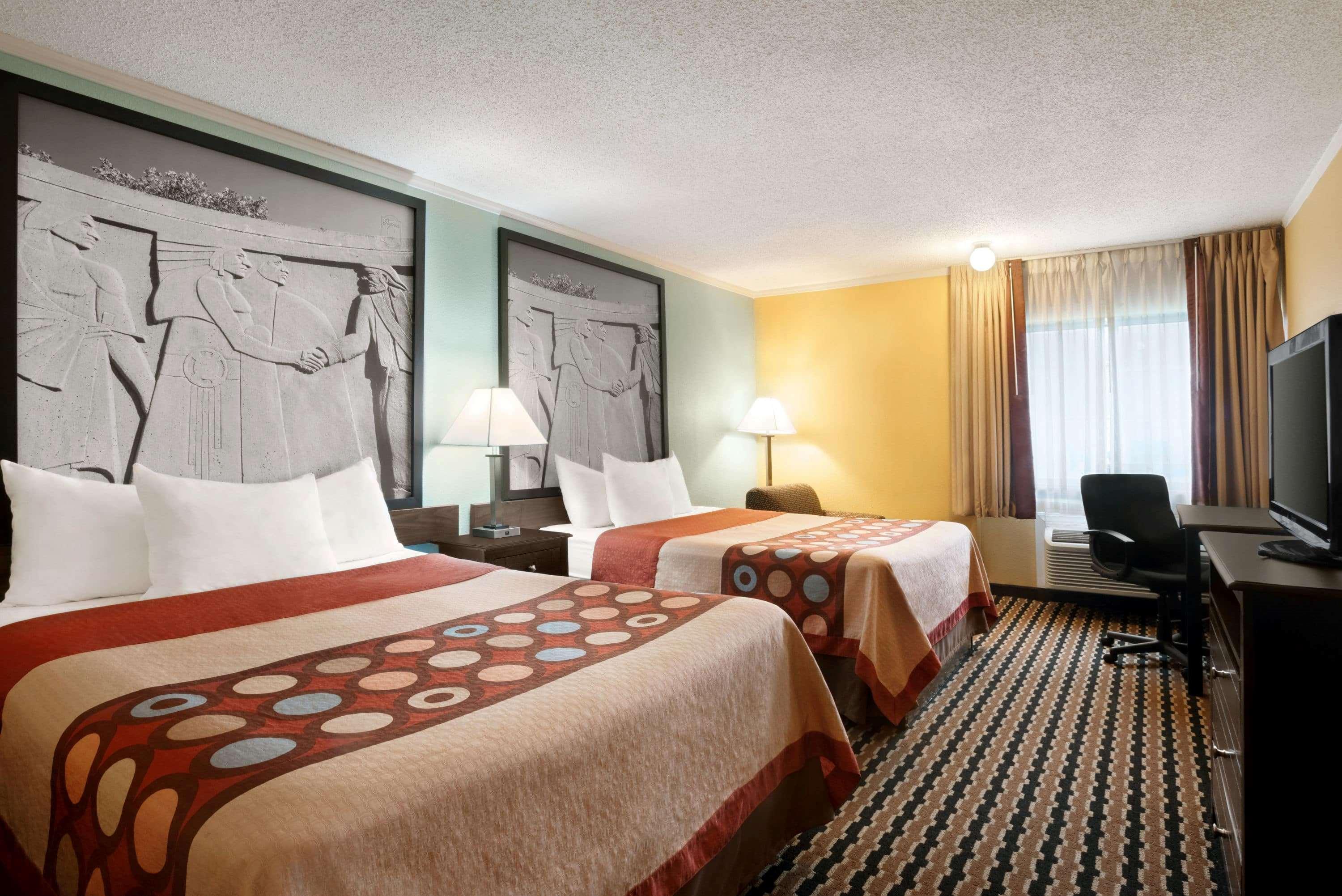 ซูเปอร์ 8 บาย วินด์แฮม เดสโมนส์ Hotel ดิมอยน์ ภายนอก รูปภาพ