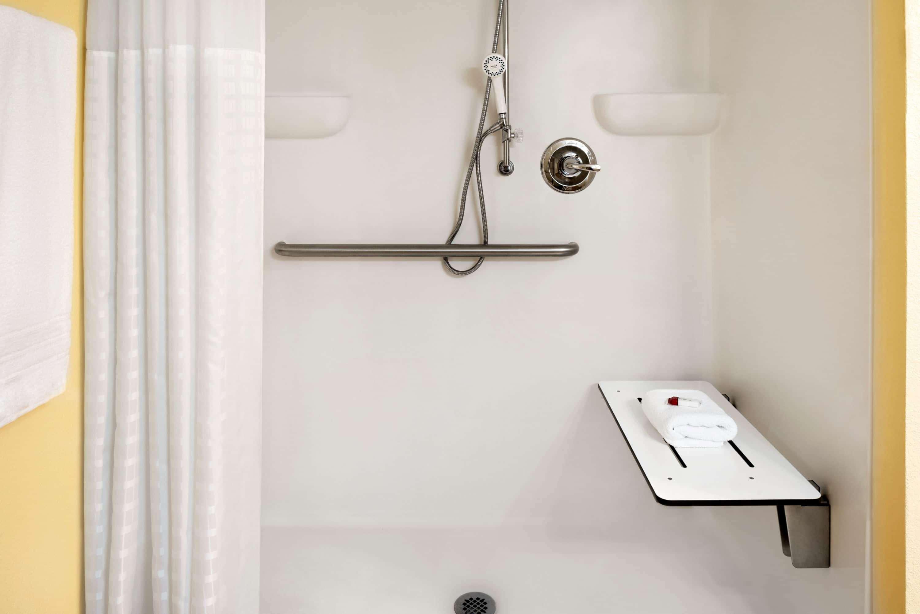 ซูเปอร์ 8 บาย วินด์แฮม เดสโมนส์ Hotel ดิมอยน์ ภายนอก รูปภาพ