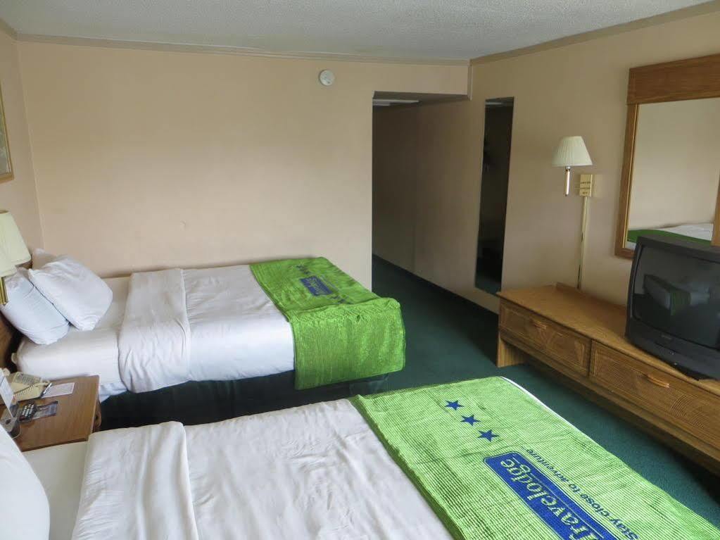 ซูเปอร์ 8 บาย วินด์แฮม เดสโมนส์ Hotel ดิมอยน์ ภายนอก รูปภาพ