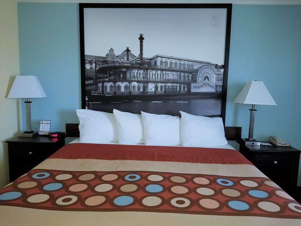 ซูเปอร์ 8 บาย วินด์แฮม เดสโมนส์ Hotel ดิมอยน์ ห้อง รูปภาพ
